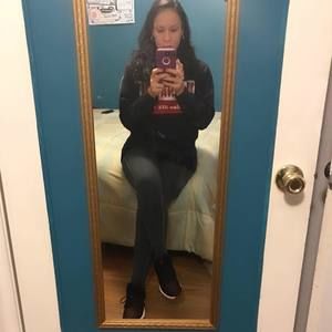 Meet your Posher, Yessi